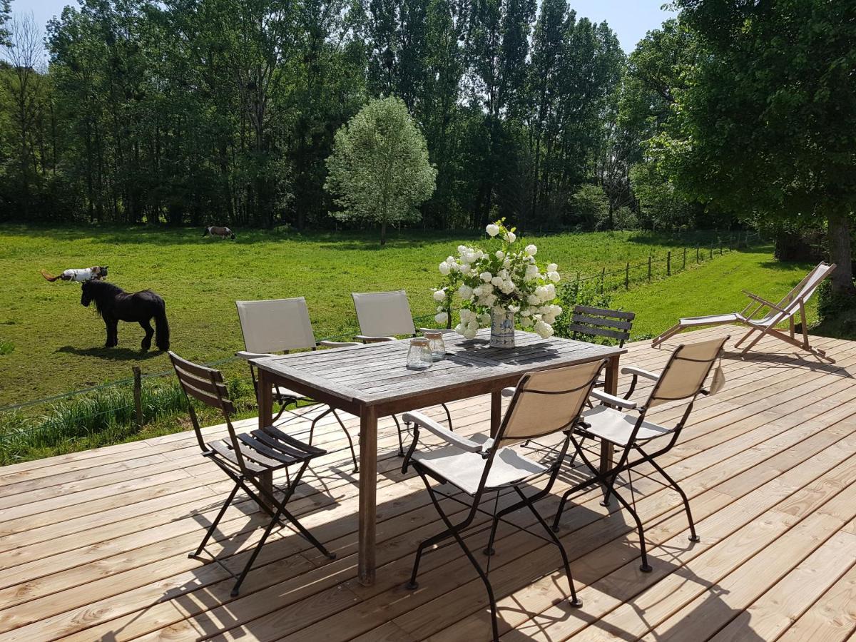 Le Moulin Du Bourg Hotel Epeigne-les-Bois Buitenkant foto